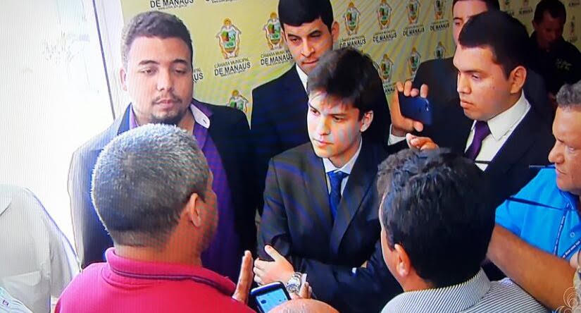 Em Manaus (AM), o coordenador do SFL Julio Lins chegou a debater com taxistas pelo direito do cidadão usar o Uber (Foto: Divulgação)