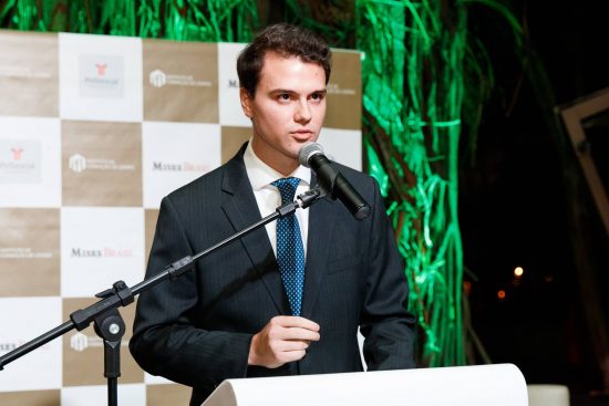 Miguel Furian discursa em evento de posse ocorrido em São Paulo em abril (Foto: Divulgação)