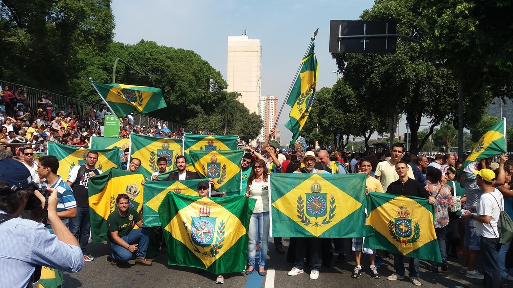 Manifestação de monarquistas (Foto: Reprodução / JusBrasil)