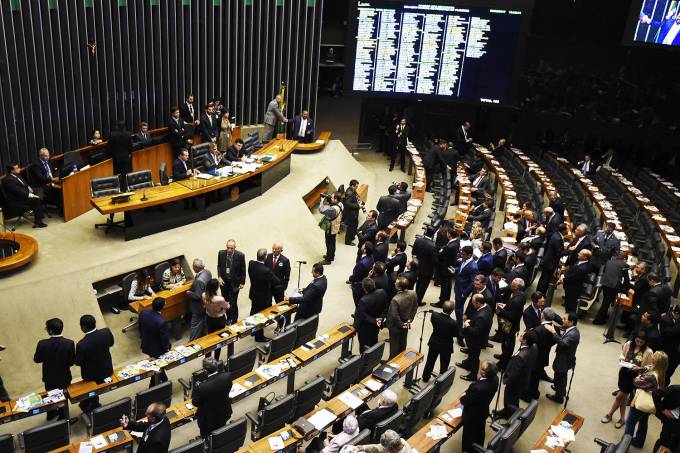 Discussão de reforma eleitoral é acompanhada atentamente pelo NOVO, que quer número elevado na Câmara (Foto: Reprodução / Veja Online)