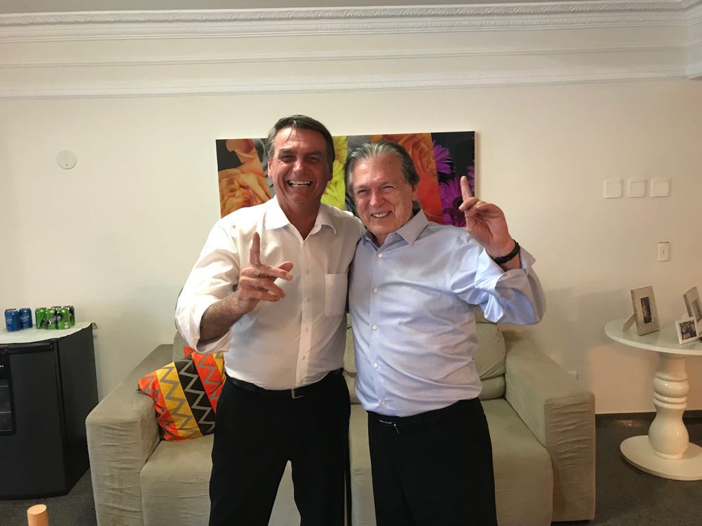 Resultado de imagem para bolsonaro e luciano bivar