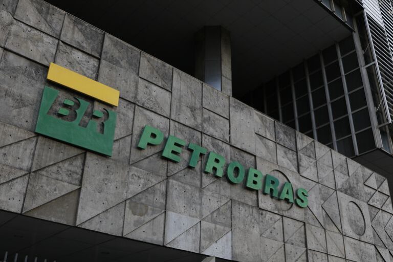 Política da Petrobras reduz dividendos