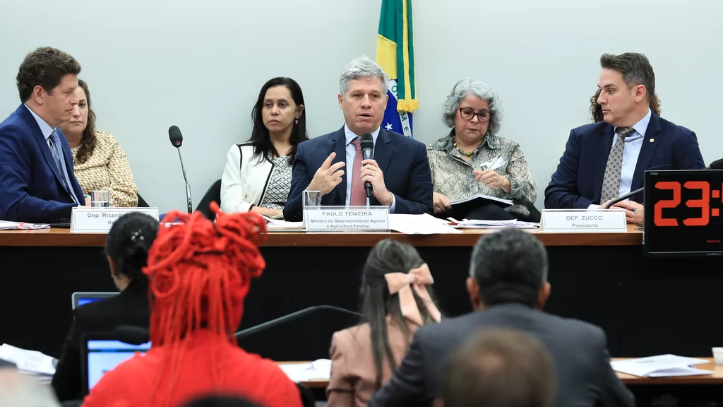 Brasília (DF) 10/08/2023 Ministro do Desenvolvimento Agrário e Agricultura Familiar, Paulo Teixeira, na CPI da Câmara que investiga a atuação do Movimento dos Trabalhadores Rurais Sem-Terra (MST).