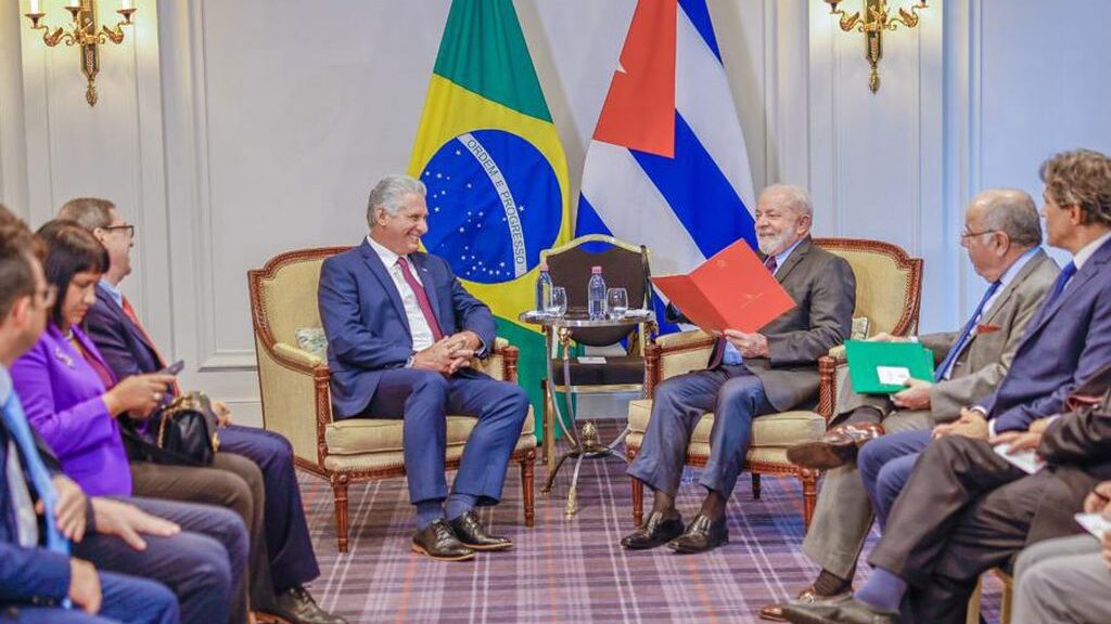 Paris, França, 22.06.2023 – Em Paris, Presidente Lula se encontra com o Presidente da República de Cuba, Senhor Miguel Díaz-Canel Bermúdez.