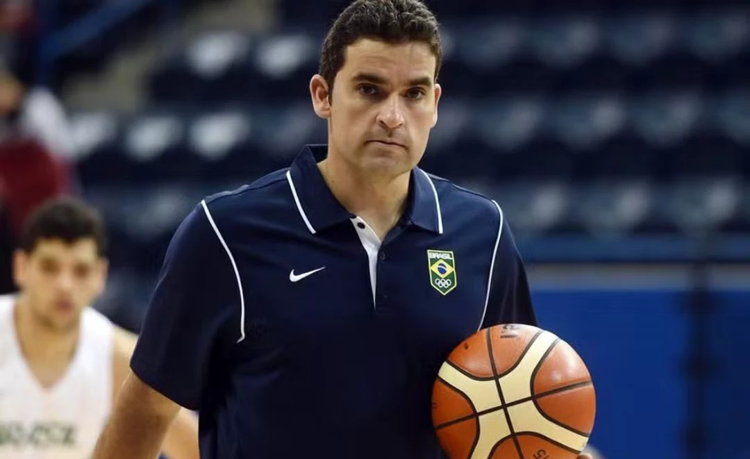 Preparador físico é demitido da seleção feminina de basquete após se pronunciar contra aborto nas redes sociais