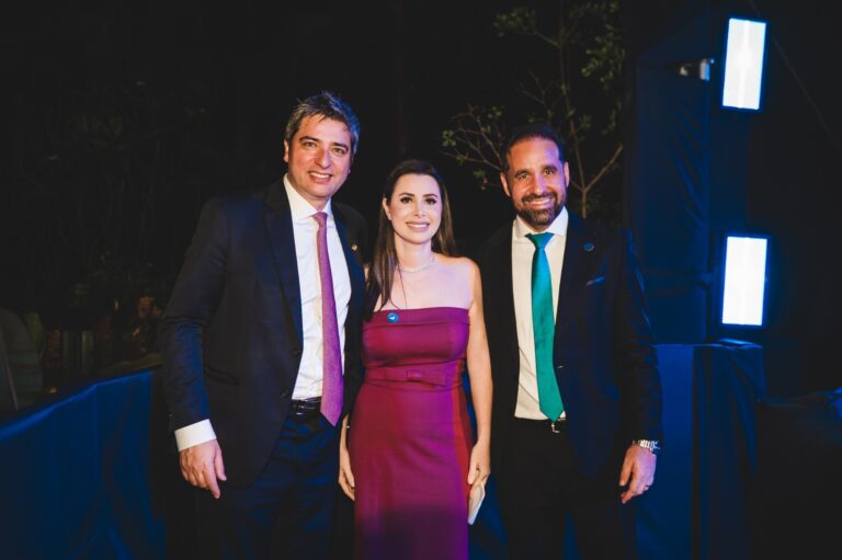 Casa da Liberdade - Carol de Toni, Rodrigo Marinho e Carlos Portinho